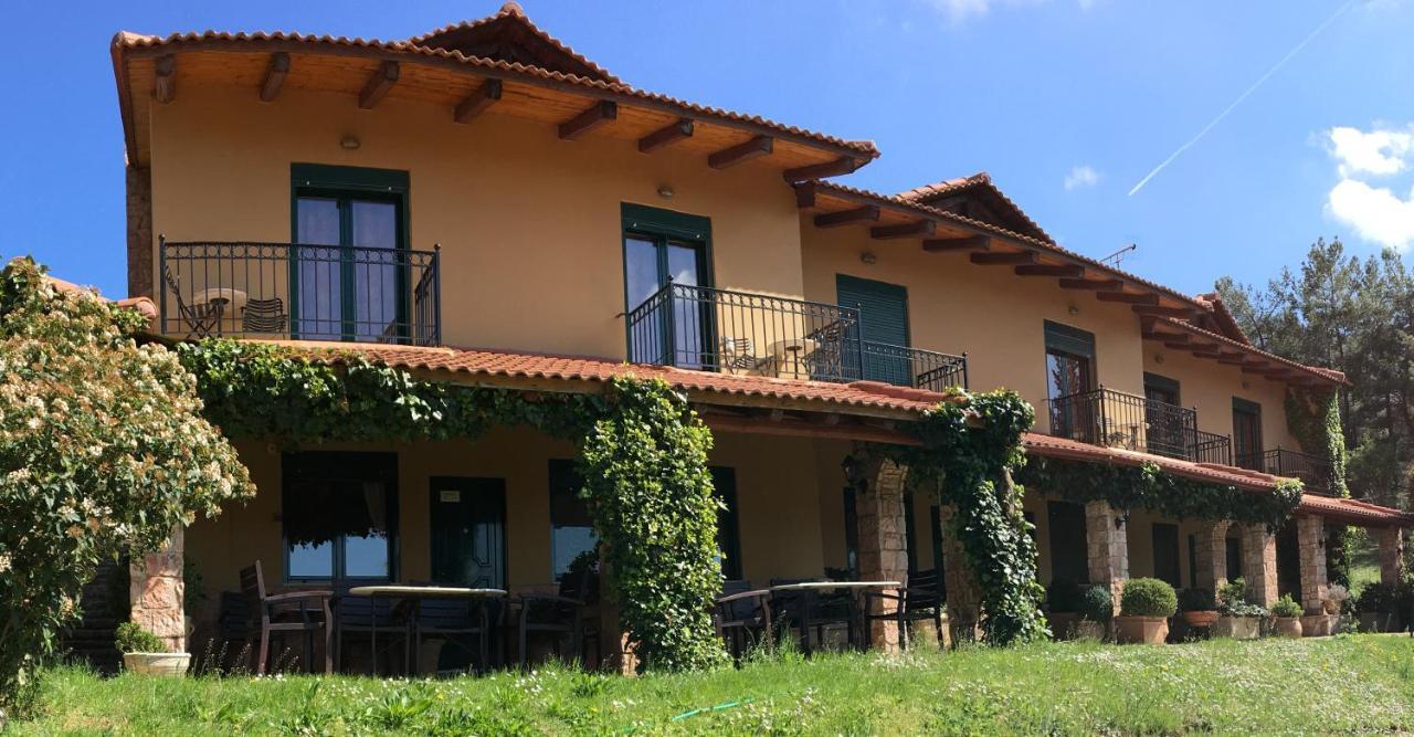 Aphrodite'S Inn Kalavrita Exterior foto